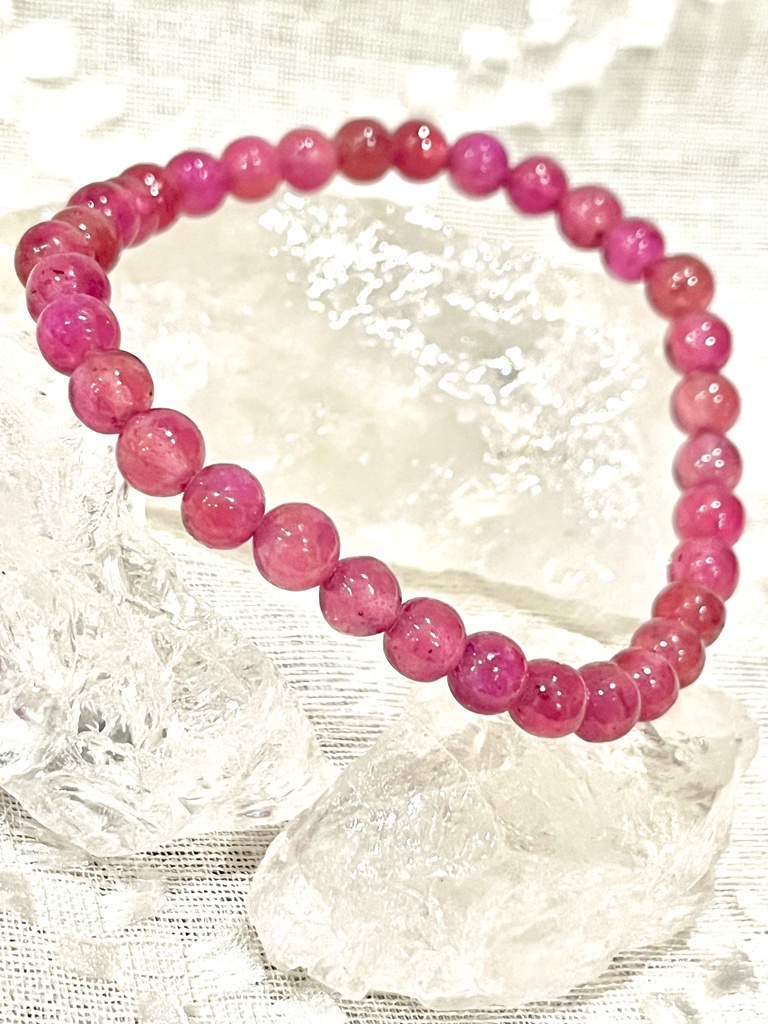 レア⭐︎「pink sapphire ・・baby amulet・・」