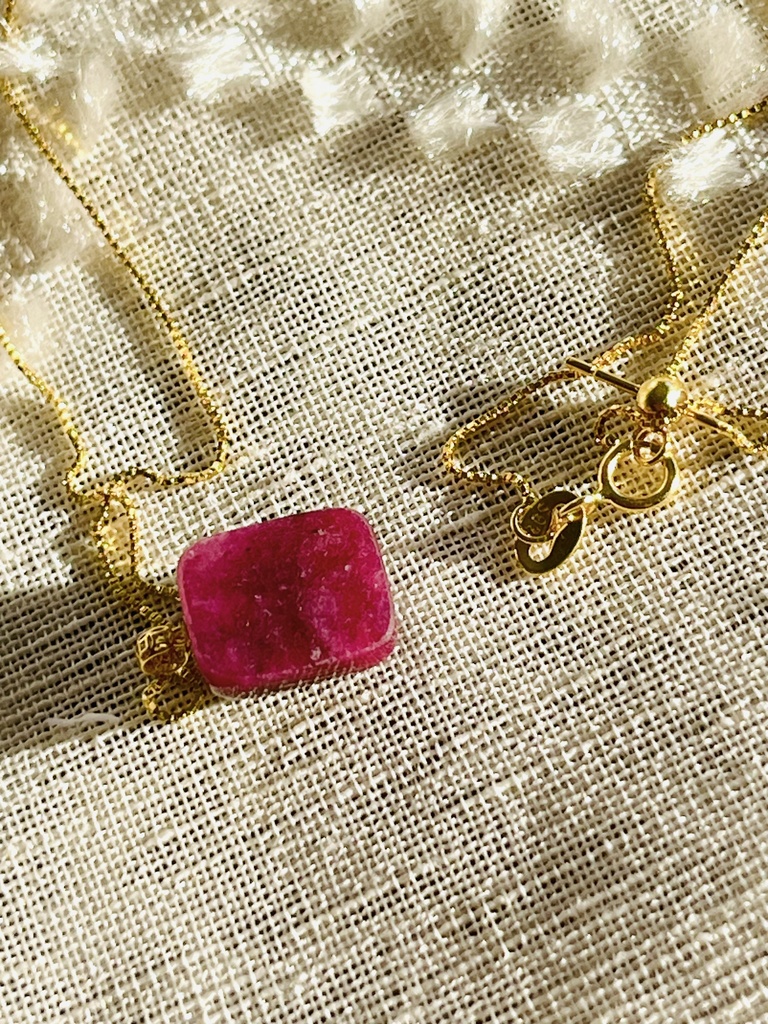 「Ruby:necklace(pinchain):18Kgold」