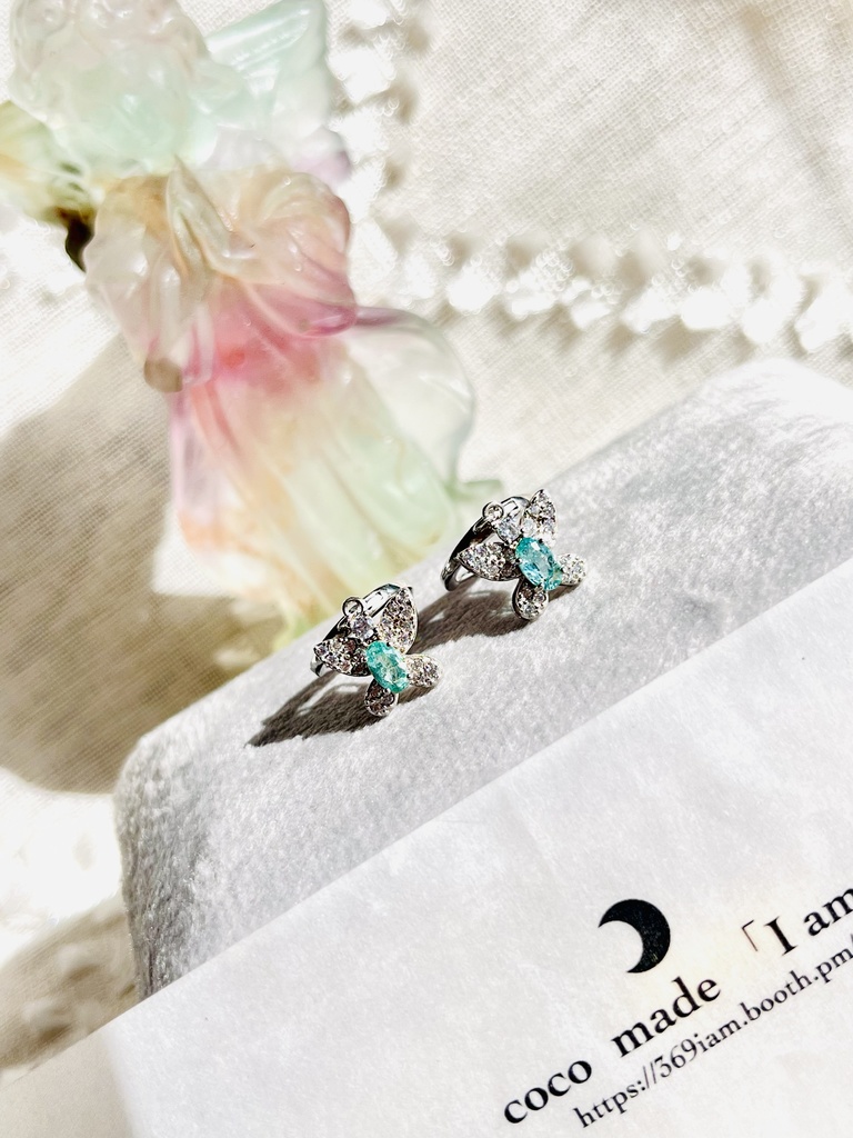 「Tiffany Blue color：emerald：pierce」
