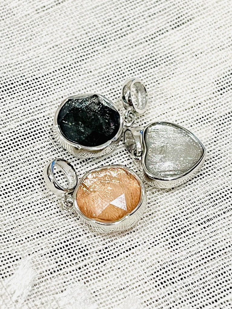 「Muonionalusta:🇸🇪:pendant top」