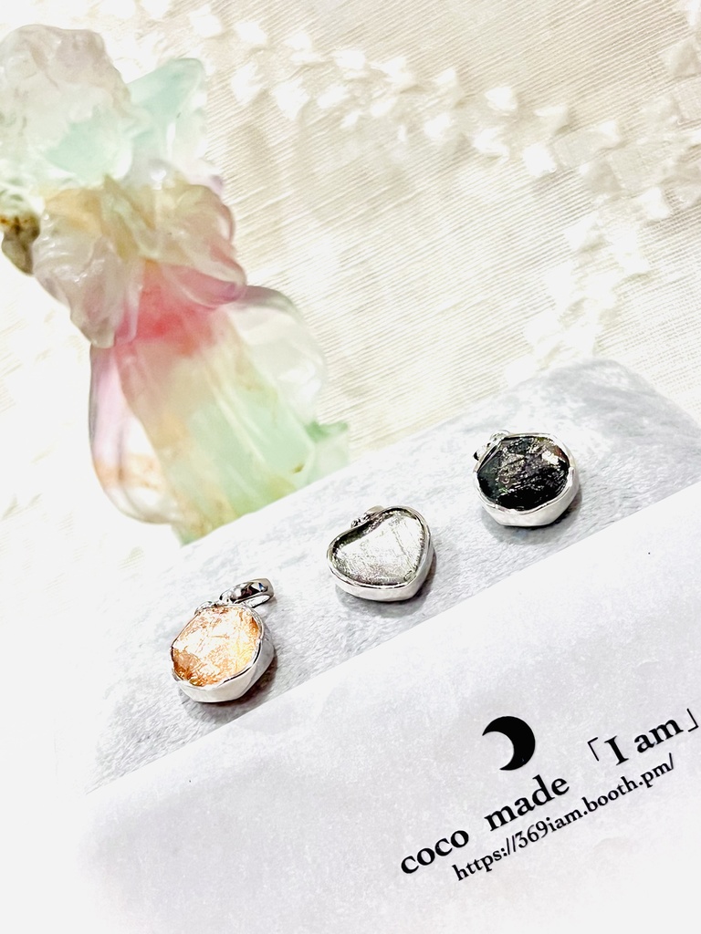 「Muonionalusta：🇸🇪：pendant top」
