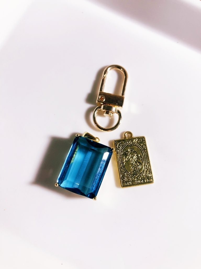 「湯婆婆サイズ：London Blue Topaz：pendant top」