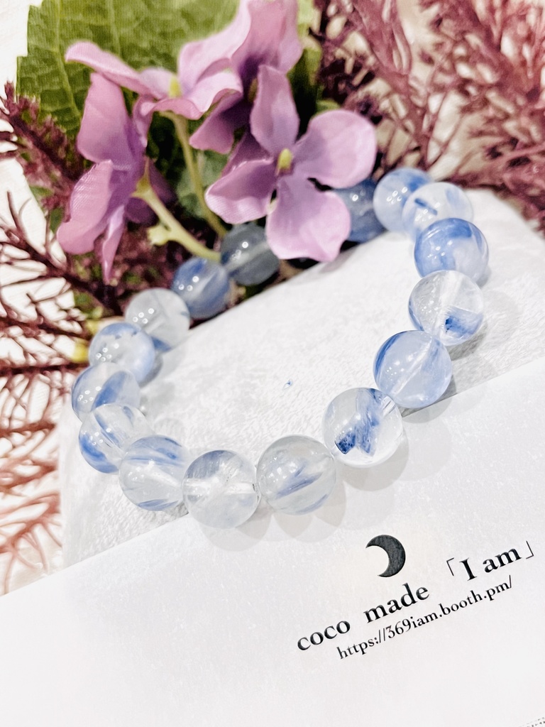「kyanite in quartz」