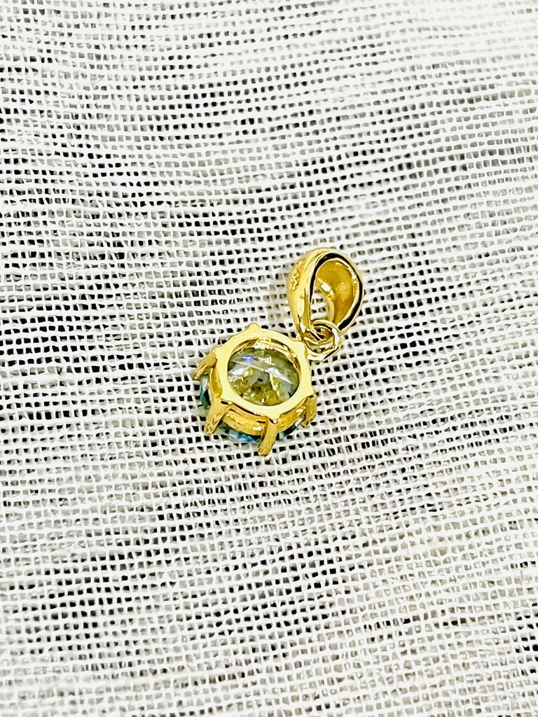 「うっすらAqua color:Moissanite:pendant top:1ct」