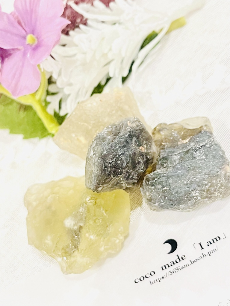 👼「Libyan glass：原石」