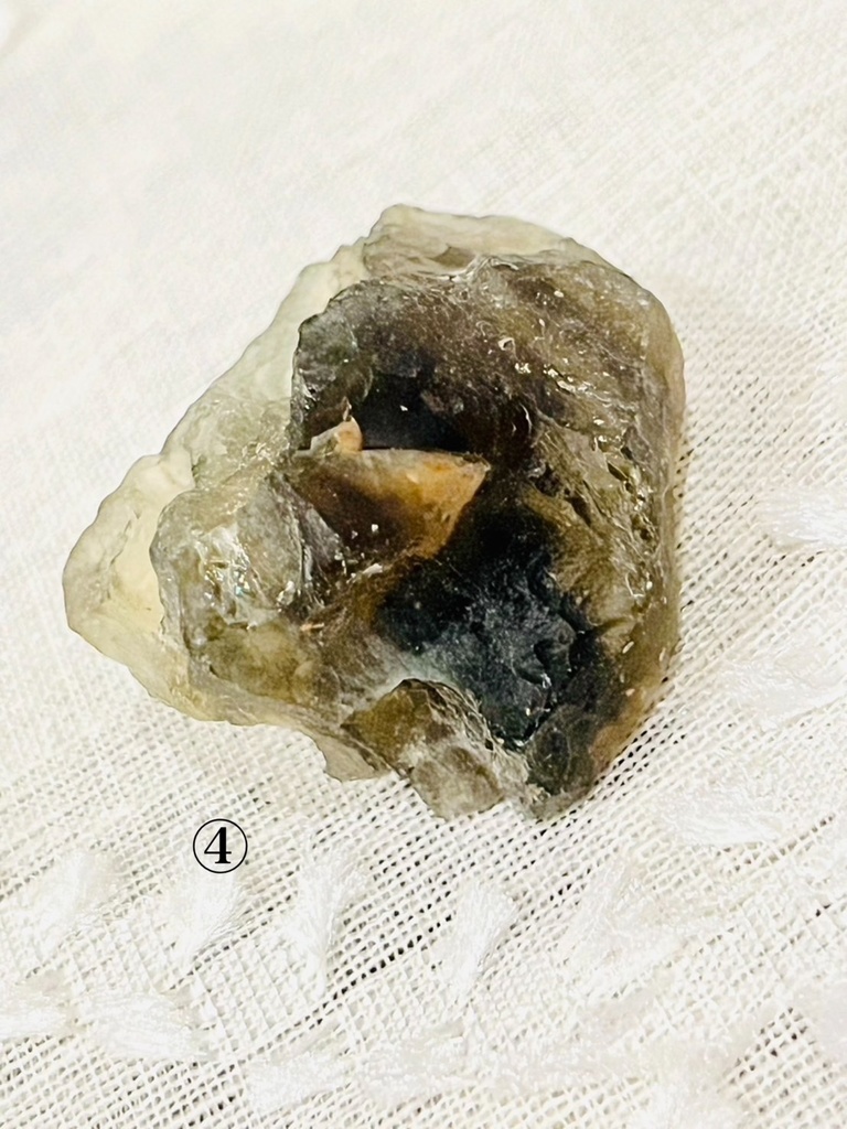 👼「Libyan glass:原石」