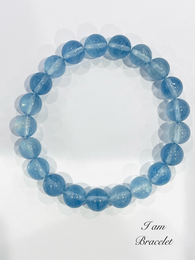 「澄み切った青：aquamarine」