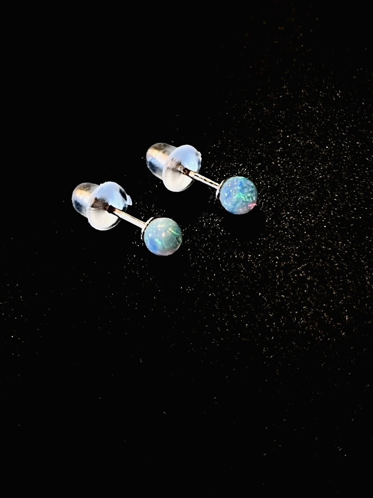 「Ethiopia opal：一粒ピアス②」