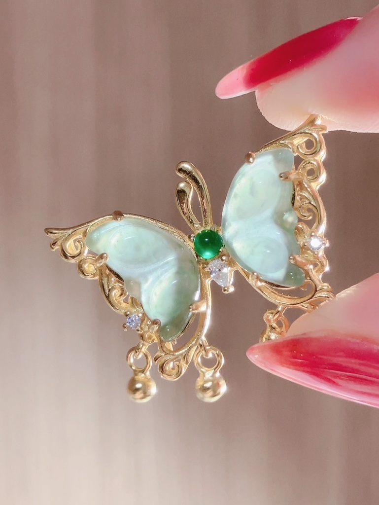 「氷翡翠：pendant top」