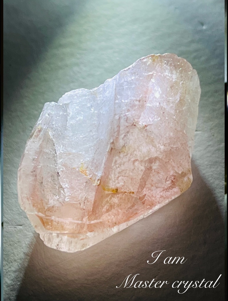 「master crystal:strawberry pink Lemurian:Minas Gerais」