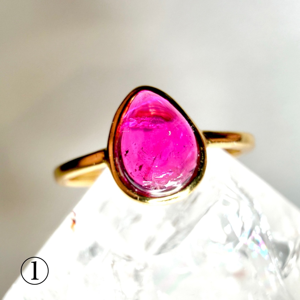 「10月:birthday stone:pink tourmaline」