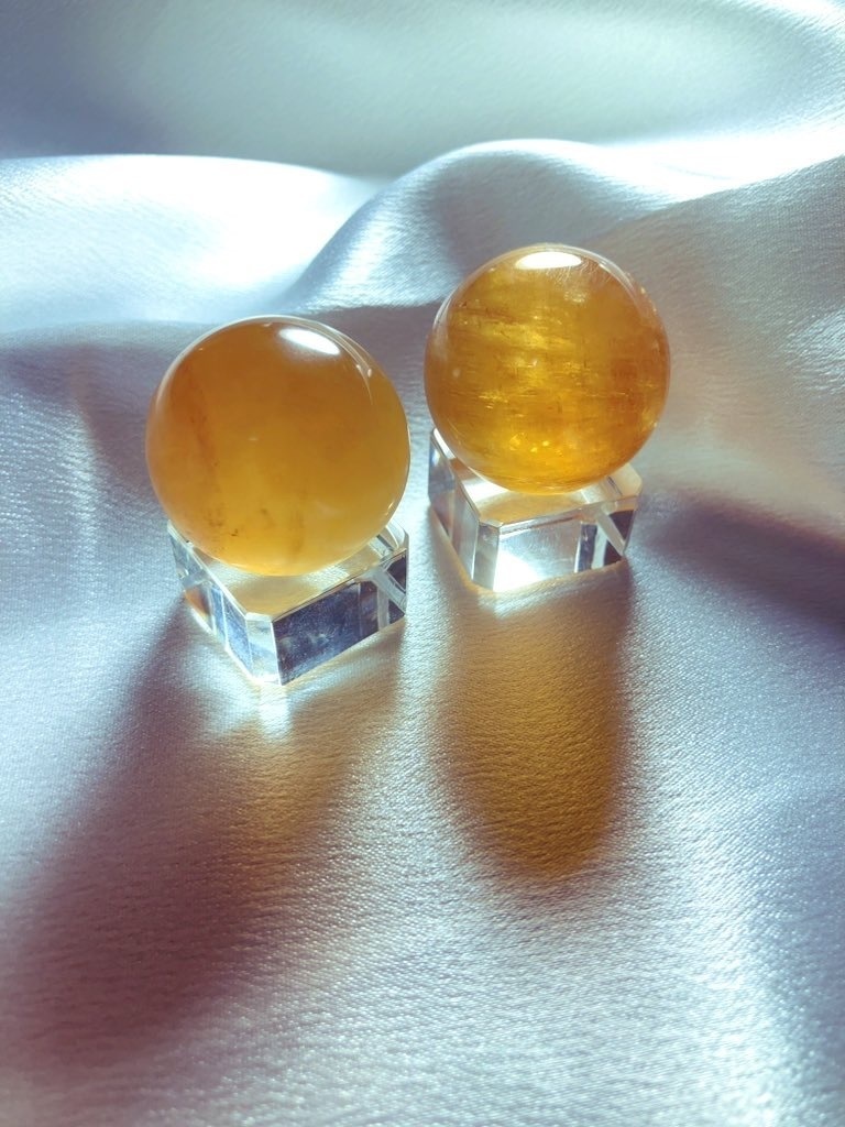 「golden calcite：sphere」