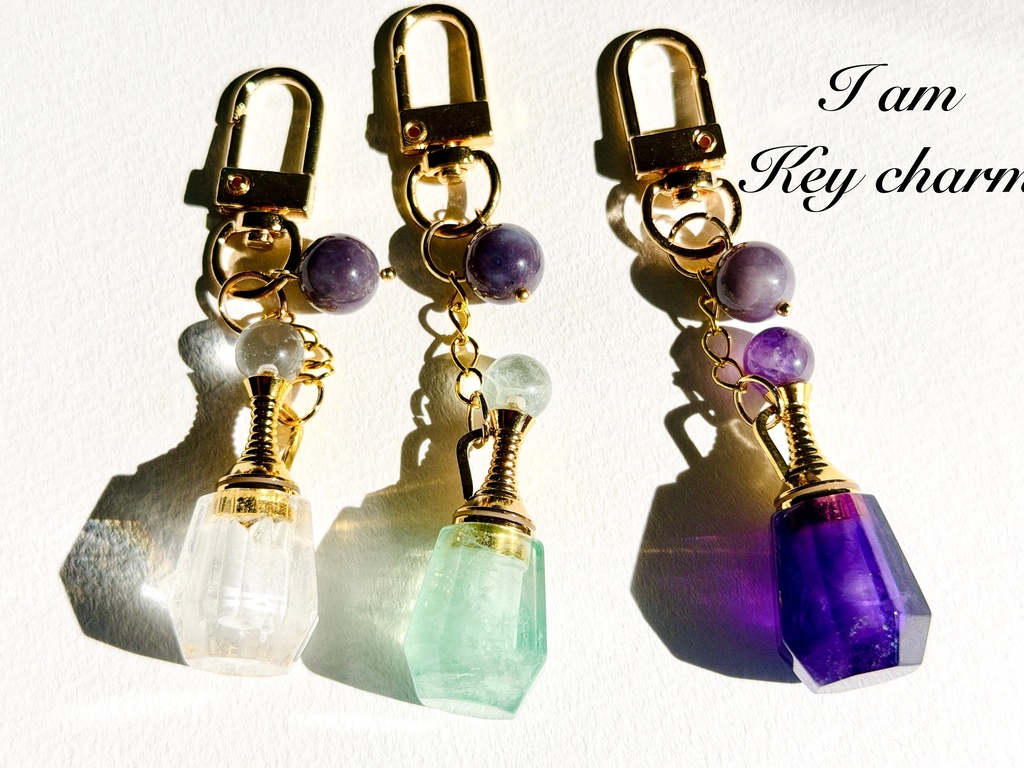 「天然石の香水瓶：key charm」