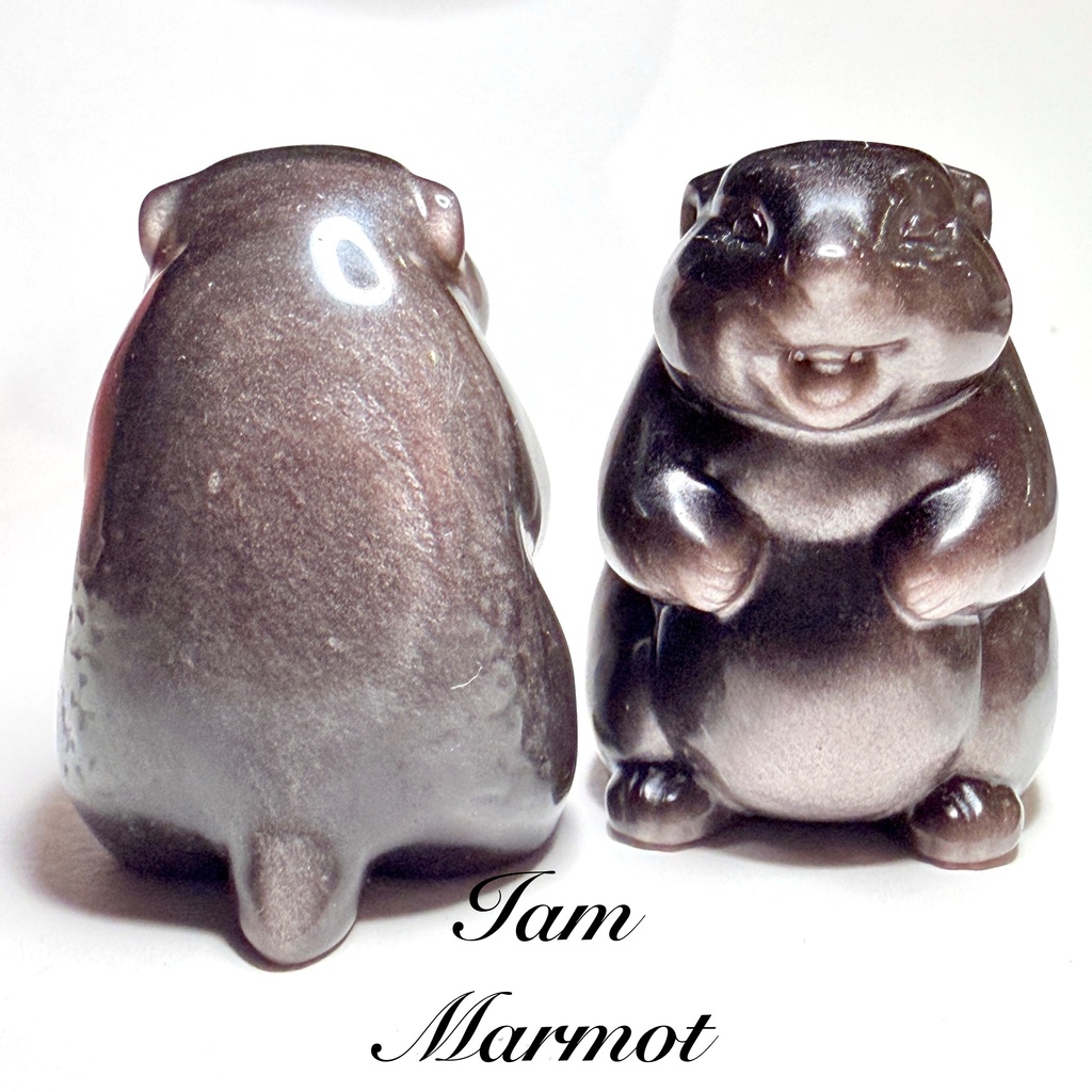 マーモットの置物：silver obsidian