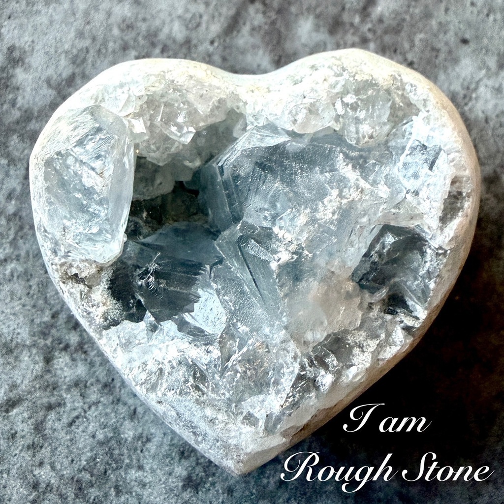 たまごみたいなハート型：celestite：原石②