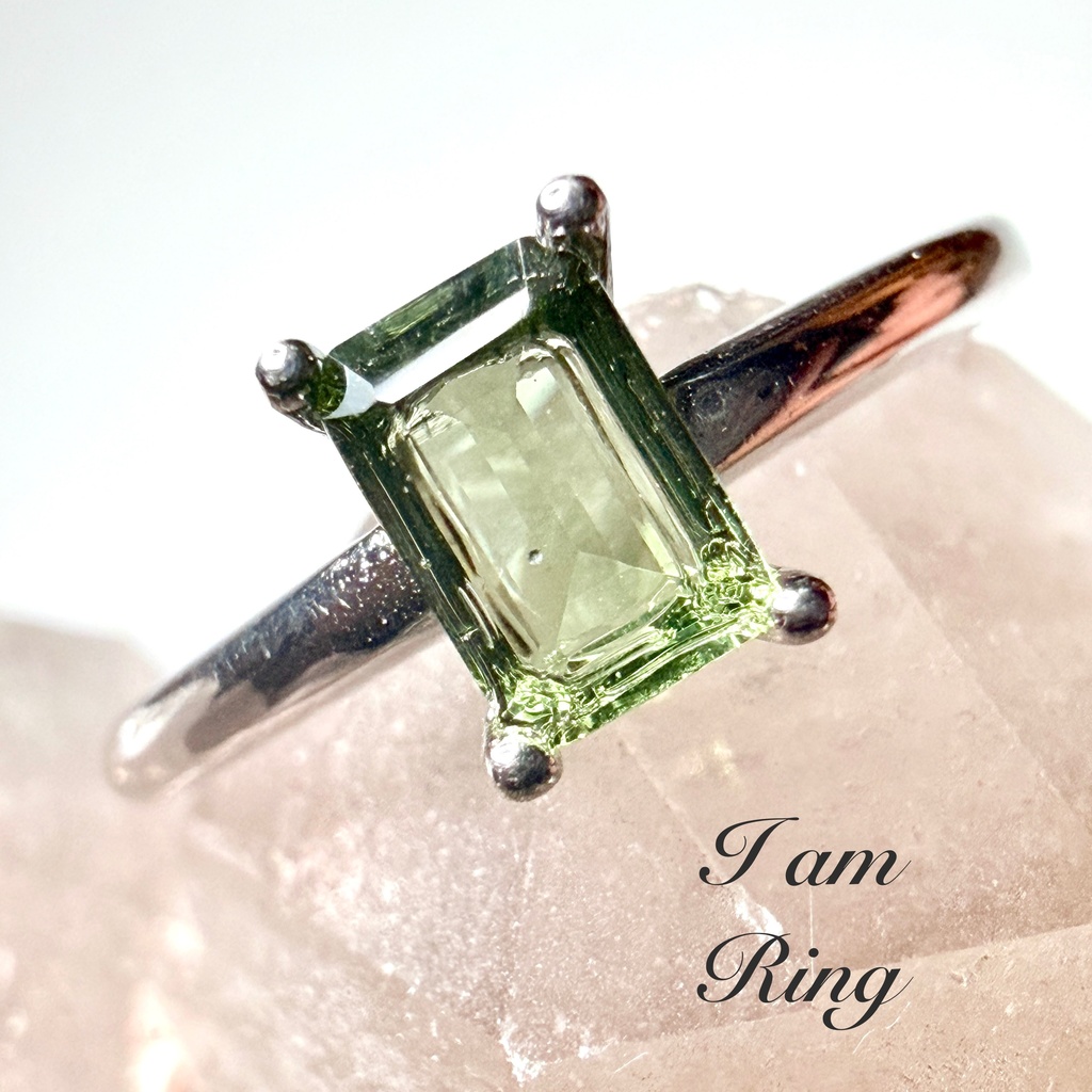 新月🌑 moldavite：ring /英語鑑別書付き