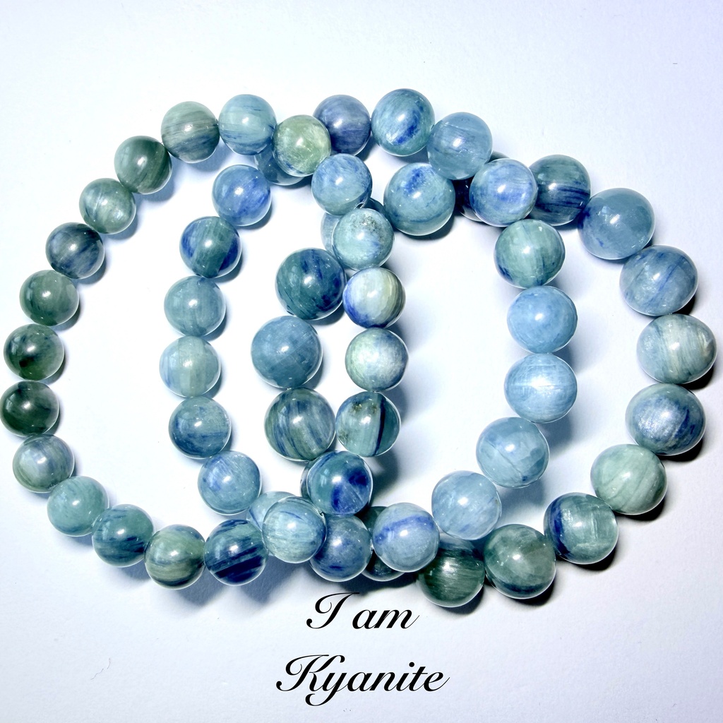 ✳︎White kyanite