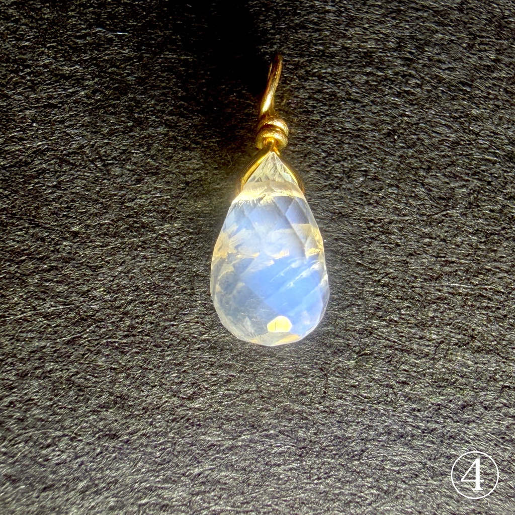 amulet:K18 pendant