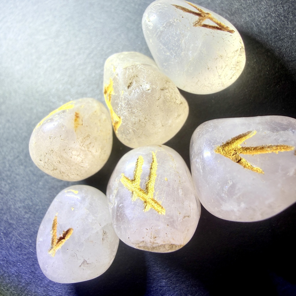 Rose quartz:rune
