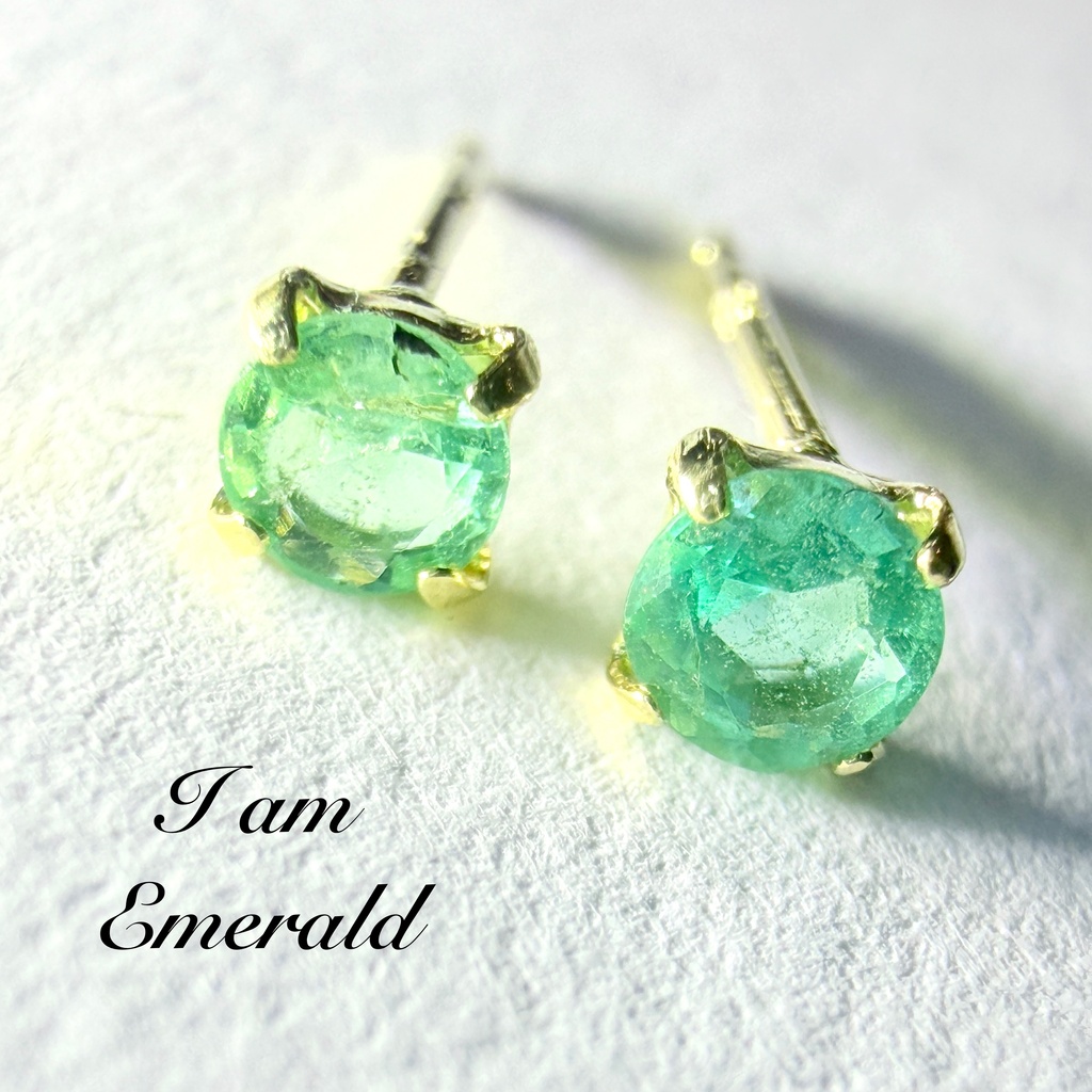 １８K：emerald：pierce