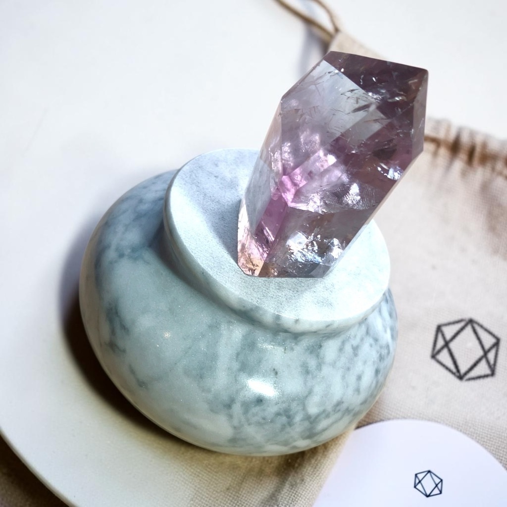 amethyst /rough stone