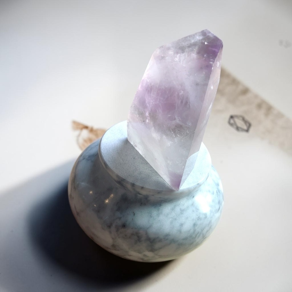 amethyst /rough stone