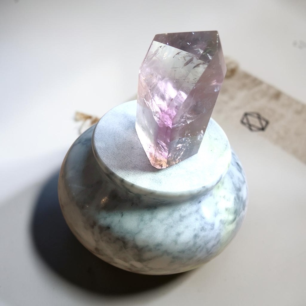 amethyst /rough stone