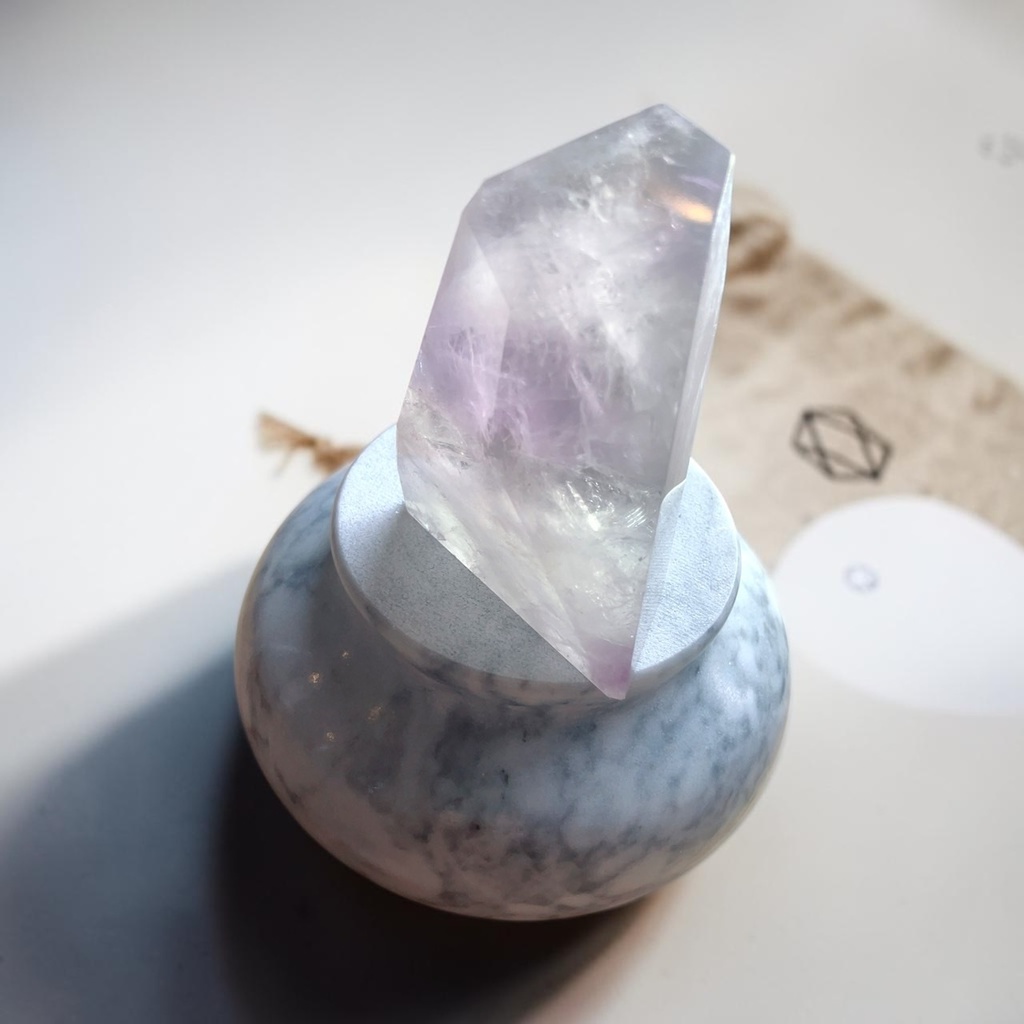 amethyst /rough stone