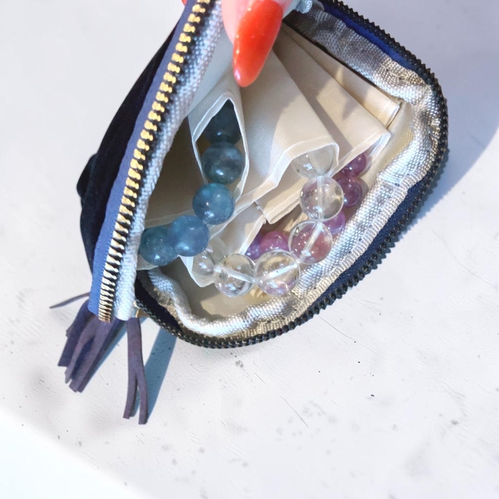 I am pouch