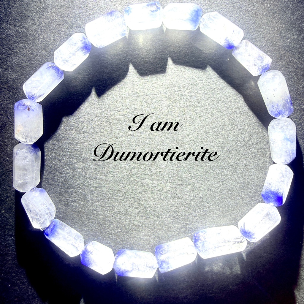 ✳︎Dumortierite in Quartz：tube cut