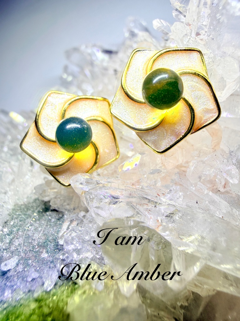 Blue amber ：silver925：pierce