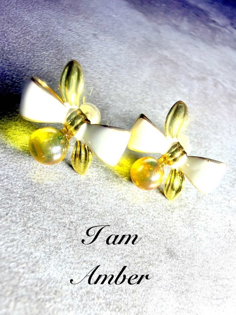 Blue amber ：silver925：pierce
