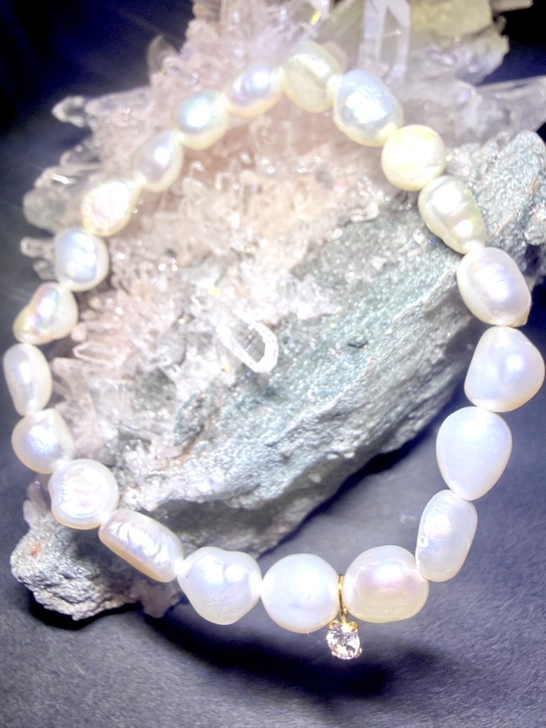 PETITE MUSE/18K Mica-in-rose quartz