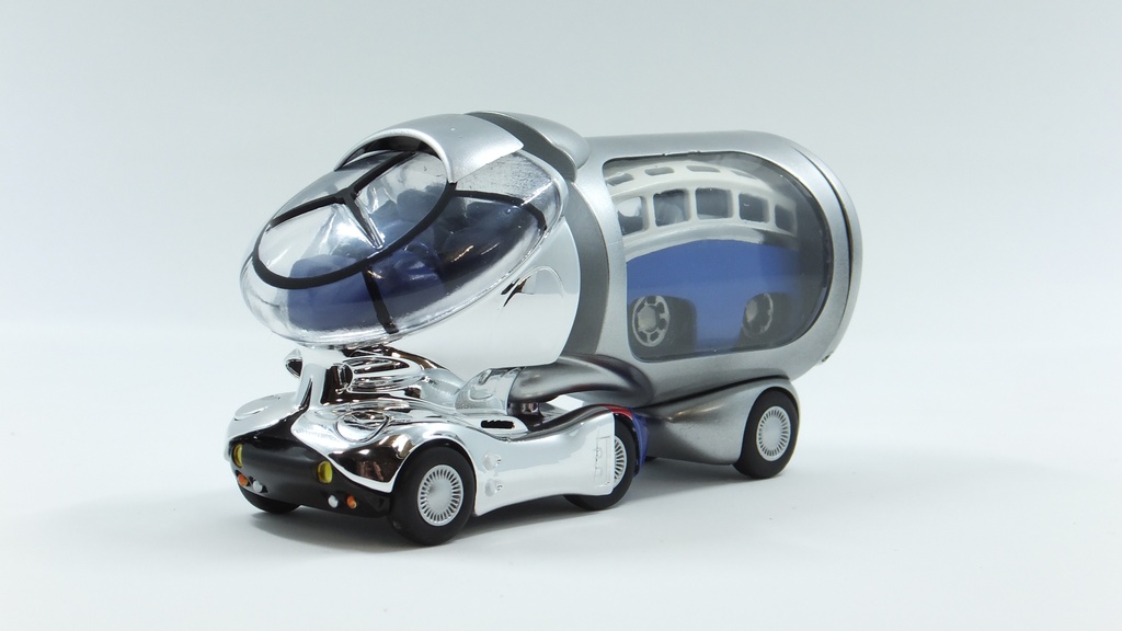 コラーニトラック 未塗装 組立キット