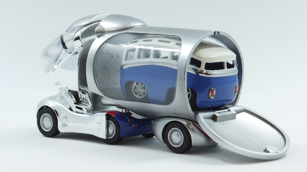 コラーニトラック 未塗装 組立キット