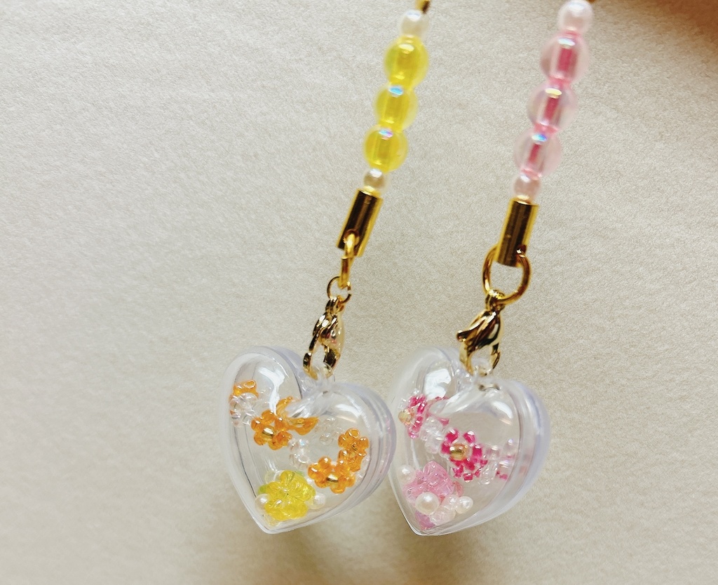 花かんむりのシールとビーズ🌸