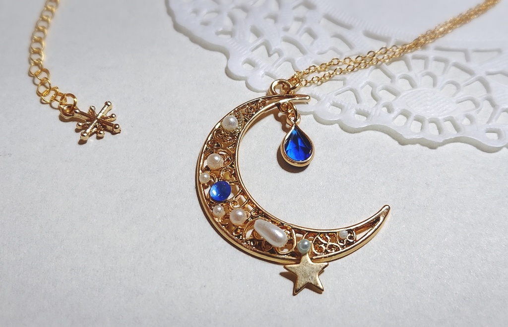 月相(占い師)のネックレス