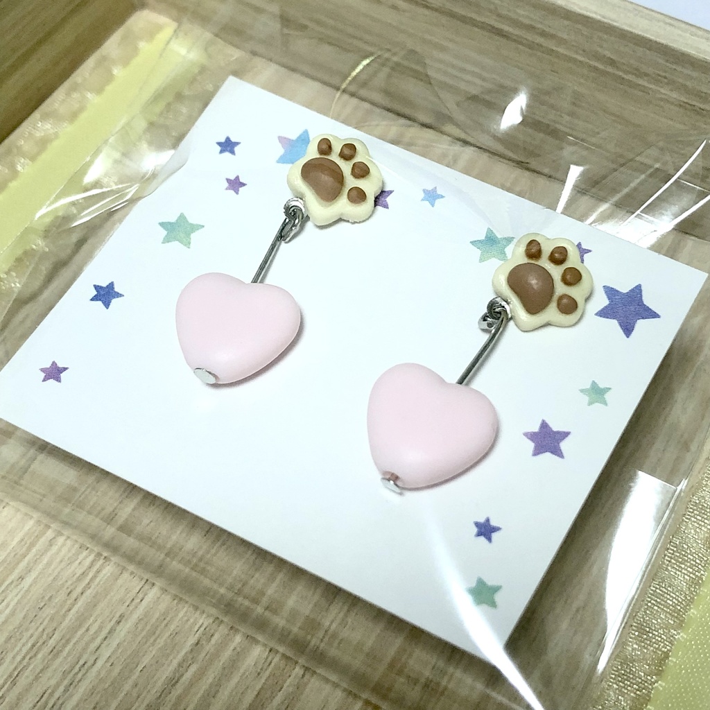 ドキドキしてでもネコの手も借りたいピアス