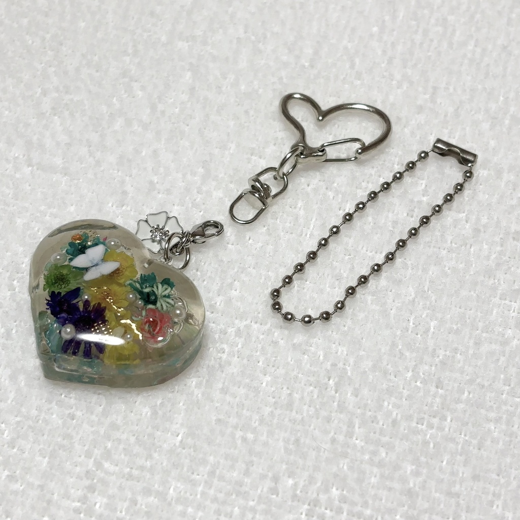 ①ハートのお花ぎゅうぎゅうキーホルダー