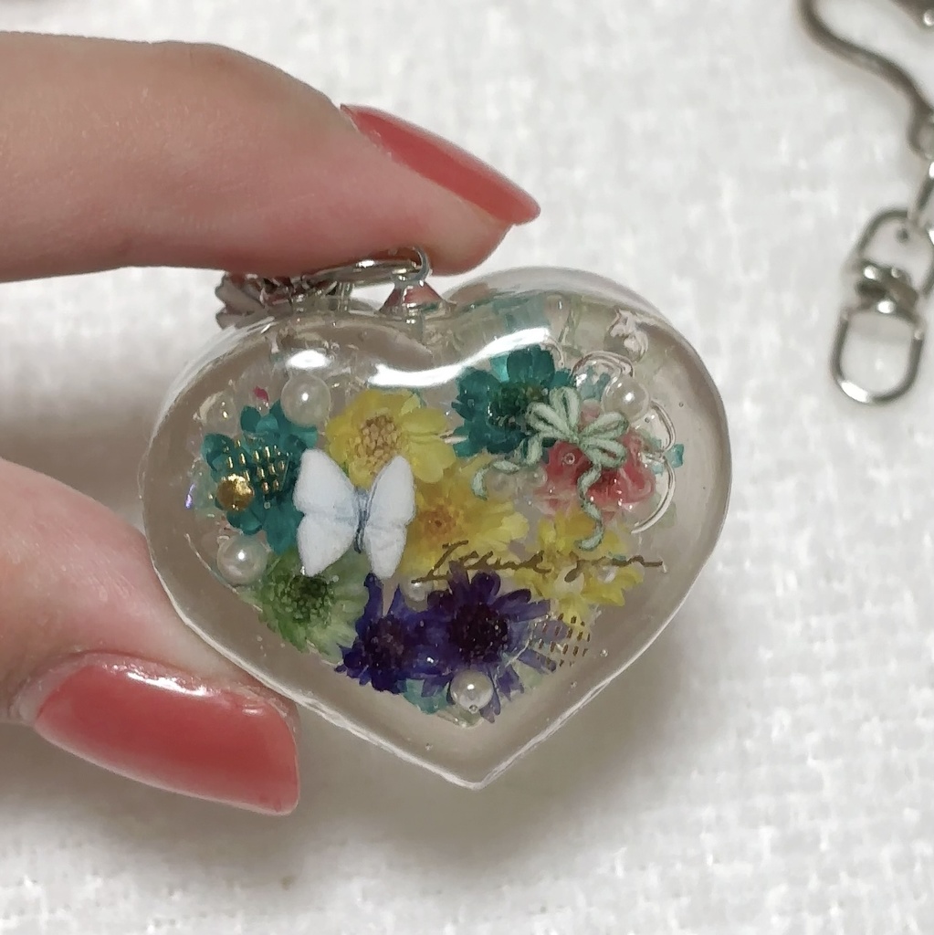 ①ハートのお花ぎゅうぎゅうキーホルダー