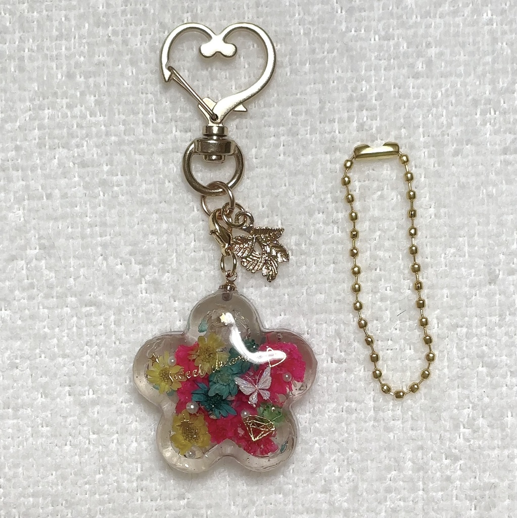 お花レジンのキーホルダー・バッグチャーム