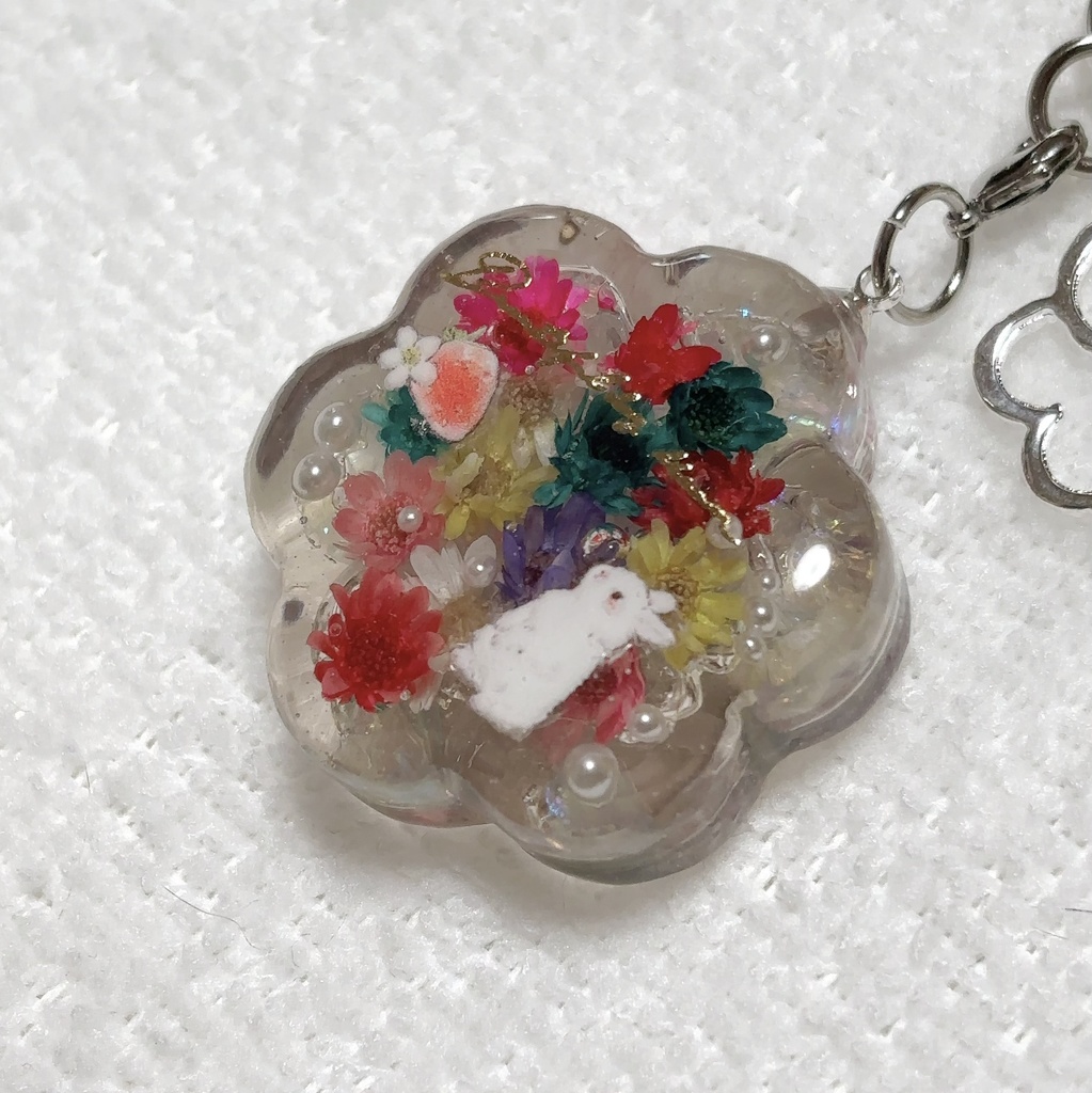 うさぎさんとお花のバッグチャーム