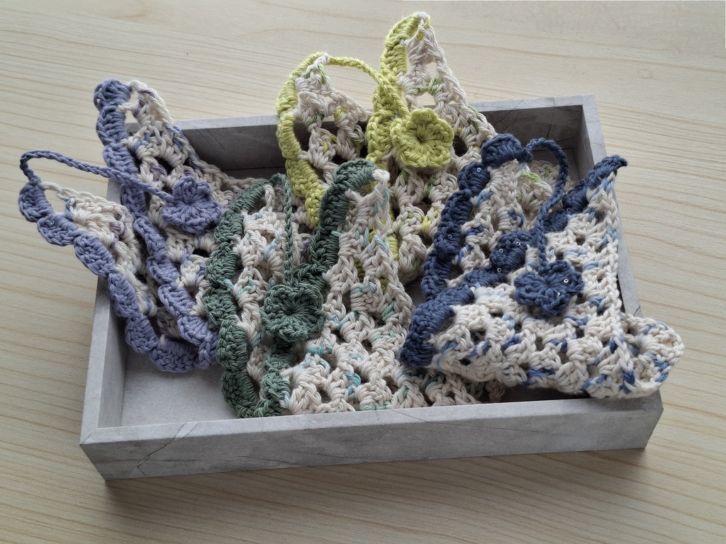 にじぬい　バブーシュカ