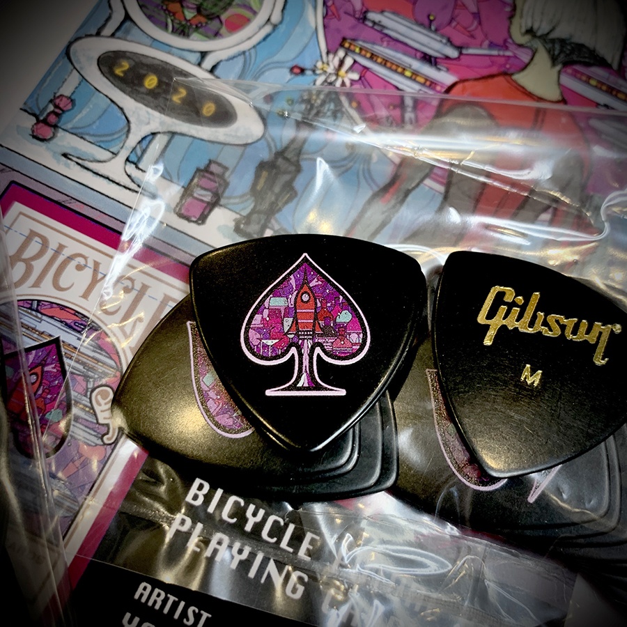 カスタムギブソンギターピック(FUTURE BAR)