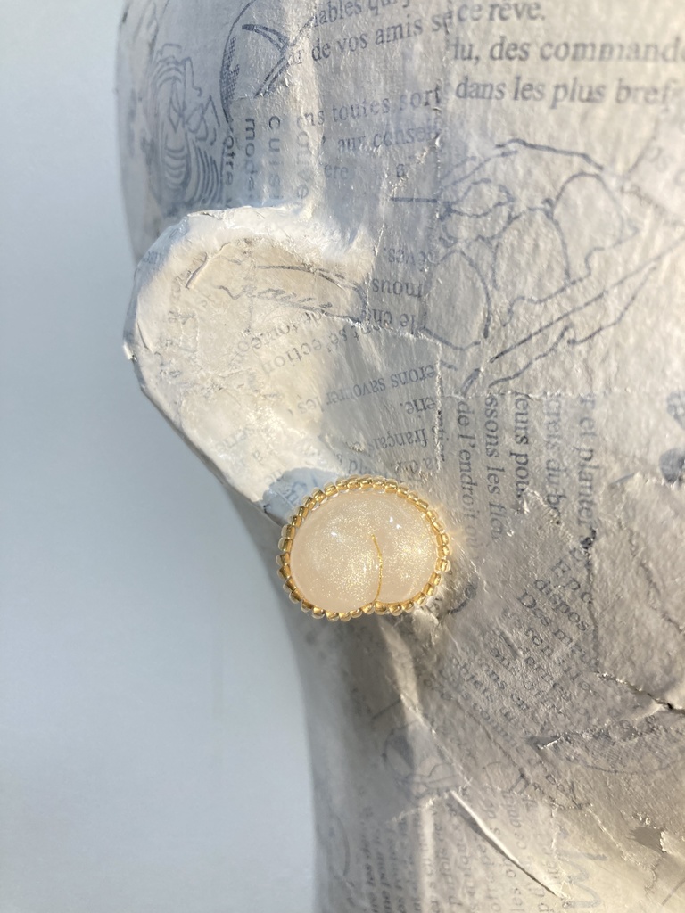 おしりピアス(ラメパール×ゴールド)