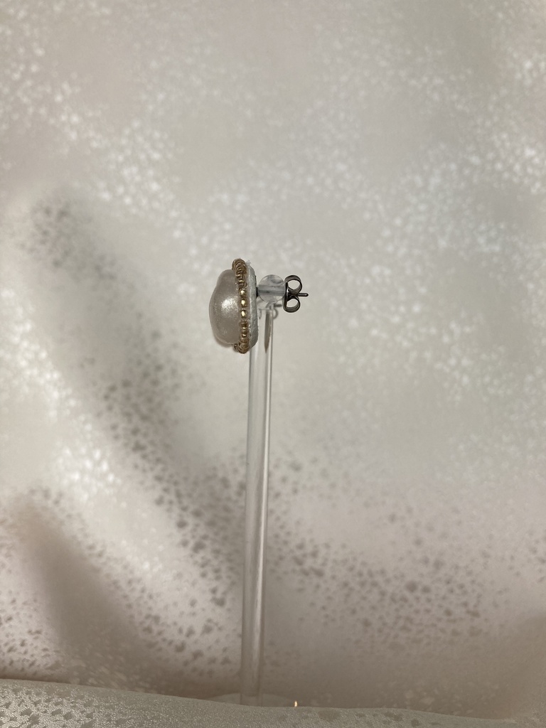 おしりピアス(ラメパール×ゴールド)