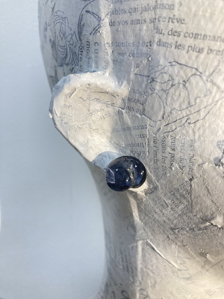 深海の煌めきおしりピアス(ネイビー)