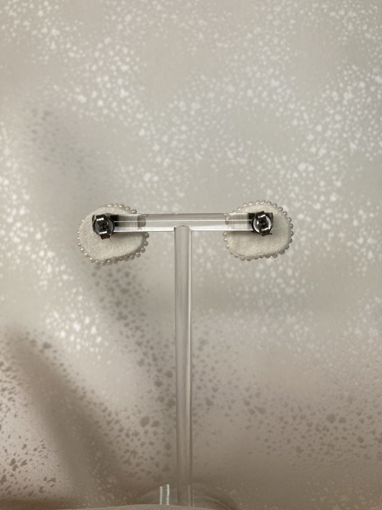 みかんおしりパールピアス