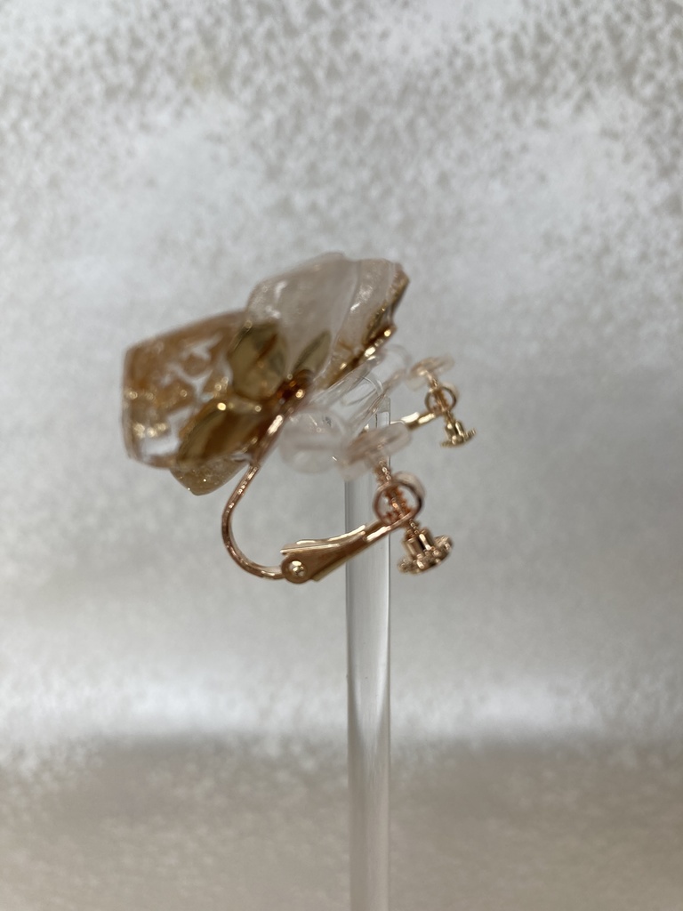 きれいな石ころ集めてお花イヤリング