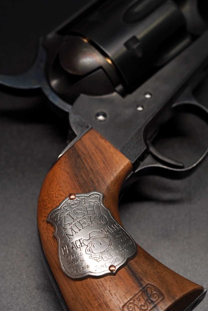 見栄子チーフPEACE MAKERグリップバッジ(樹脂製)